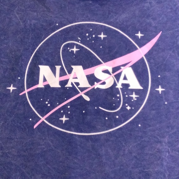 NASA I’m outter here cropped large logo Sweatshirt size M EUC - Picture 2 of 13